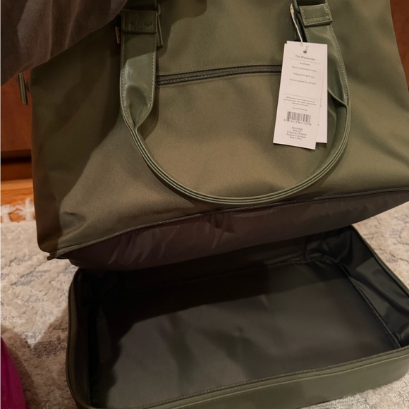 NWT award winning BEIS Weekender in Olive - Picture 9 of 10